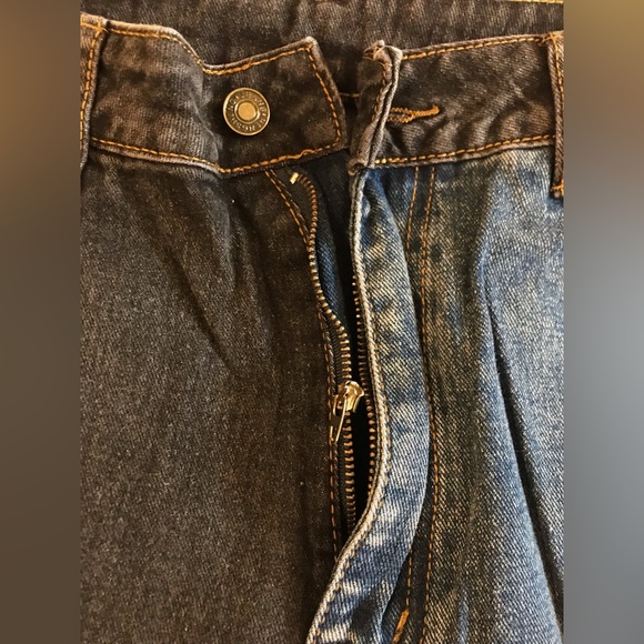 Black & Blue Split Leg Mom Jeans - 6 (M) - Picture 9 of 9